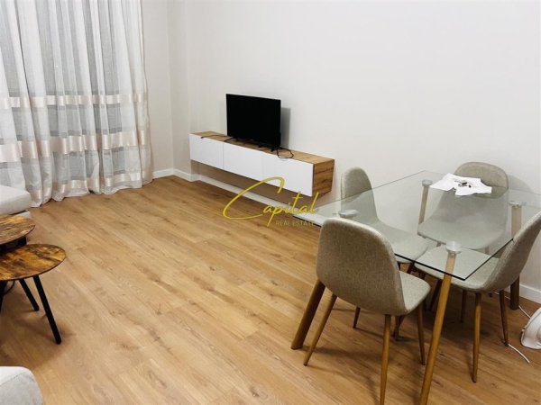 Tirane, jepet me qera apartament 2+1 Kati 6, 100 m² 500 € (ASTIR)