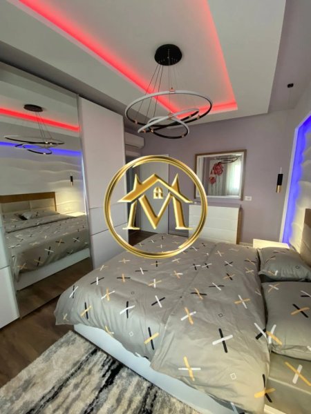 Tirane, jepet me qera apartament 2+1 Kati 2, 95 m² 700 € (Laprake)