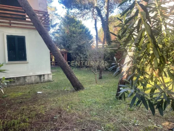 Durres, shitet apartament 2+1 Kati 1, 124 m² 285.000 € (Qerret)