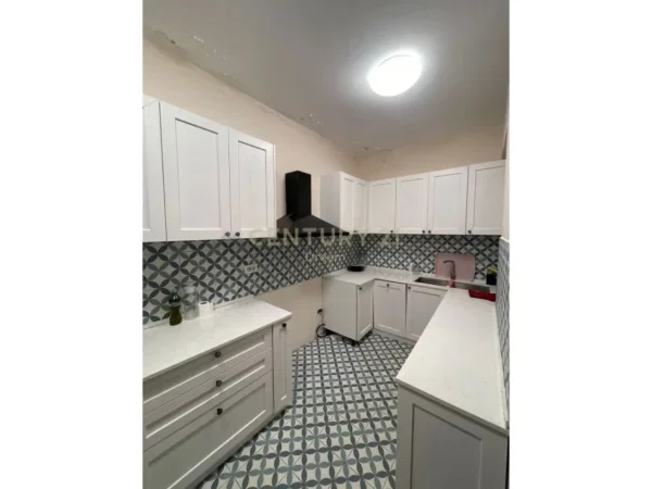 Durres, shitet apartament 2+1 Kati 1, 124 m² 285.000 € (Qerret)