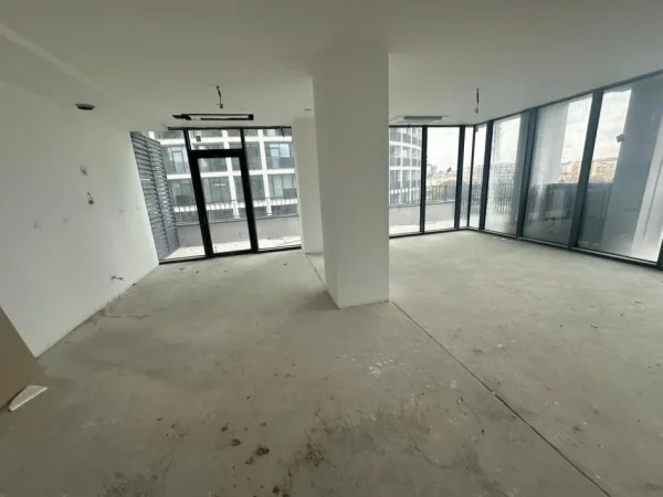 Tirane, shitet apartament 3+1+Ballkon Kati 5, 187 m² 550.000 € (Lake View)