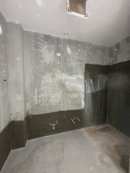 Tirane, shitet apartament 3+1+Ballkon Kati 5, 187 m² 550.000 € (Lake View)