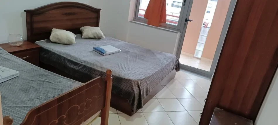 Tirane, jepet me qera apartament 1+1+Ballkon Kati 6, 70 m² 400 € (rruga Teodor Keko)
