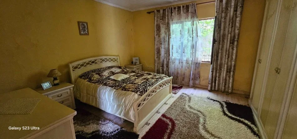 🏡 Shitet shtëpi private 2-katëshe, e mobiluar – Xibrakë, Elbasan 📍 Vetëm 18 minuta nga qendra e Elbasanit