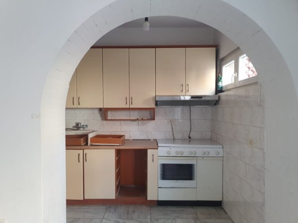 Tirane, jepet me qera apartament 2+1 Kati 2, 82 m² 1.000 € (Qender)