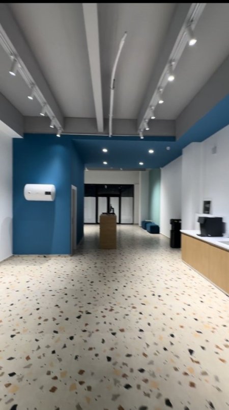 Tirane, jepet me qera dyqan Kati 0, 163 m² 1.500 € (Kompleksi Square 21)