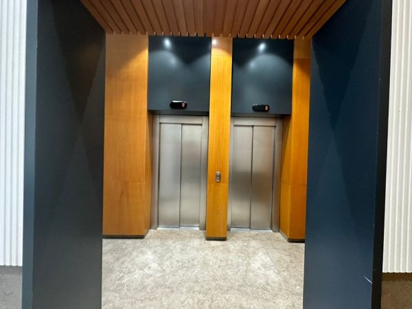 Tirane, jepet me qera apartament 2+1+Ballkon Kati 4, 92 m² 1.200 € (Parku Olimpik)