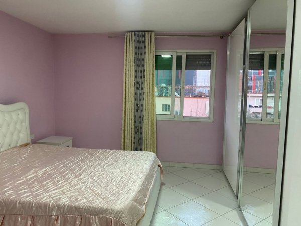 Tirane, jepet me qera shtepi 2+1+Ballkon Kati 3, 140 m² 550 €