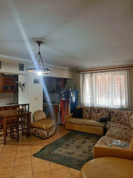 Tirane, jepet me qera apartament 2+1+Ballkon Kati 5, 90 m² 620 € (Rruga &quot;Xhorxh W Bush&quot;)