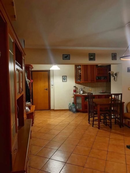 Tirane, jepet me qera apartament 2+1+Ballkon Kati 5, 90 m² 620 € (Rruga &quot;Xhorxh W Bush&quot;)