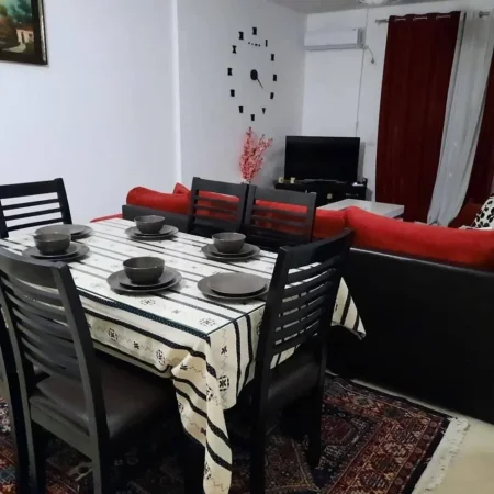 Tirane, jepet me qera apartament 2+1+Aneks+Ballkon Kati 2, 120 m² 550 € (astir)