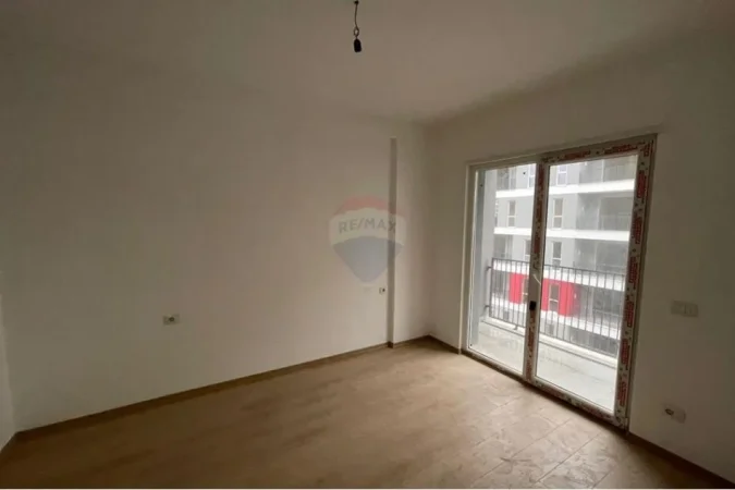 Tirane, shitet apartament 1+1+Ballkon , 63.000 € 