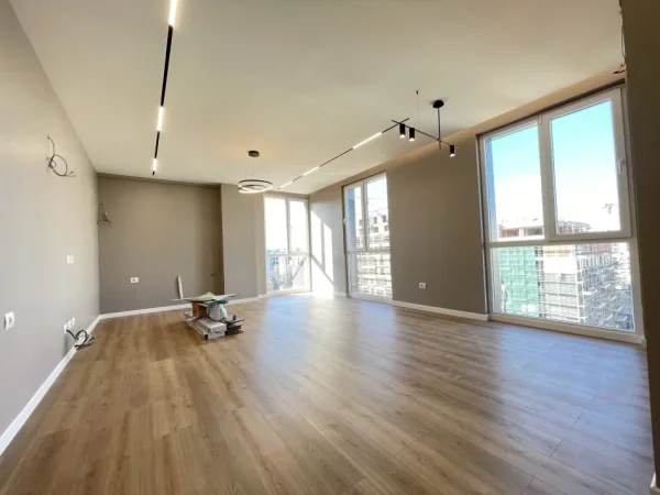 Tirane, jepet me qera apartament 2+1+Aneks+Ballkon Kati 7, 145 m² 650 € (Fusha Aviacuonit)