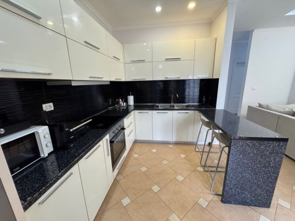 Tirane, jepet me qera apartament 2+1+Aneks+Ballkon Kati 4, 156 m² 1.000 € (selvia)