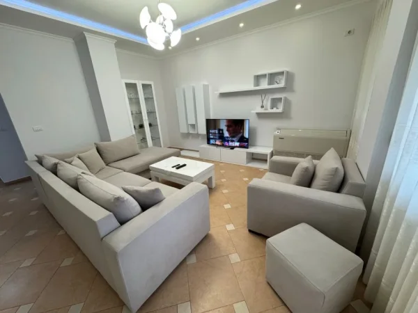 Tirane, jepet me qera apartament 2+1+Aneks+Ballkon Kati 4, 156 m² 1.000 € (selvia)