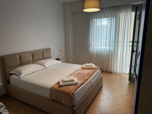 Tirane, jepet me qera apartament 2+1+Aneks+Ballkon Kati 4, 156 m² 1.000 € (selvia)