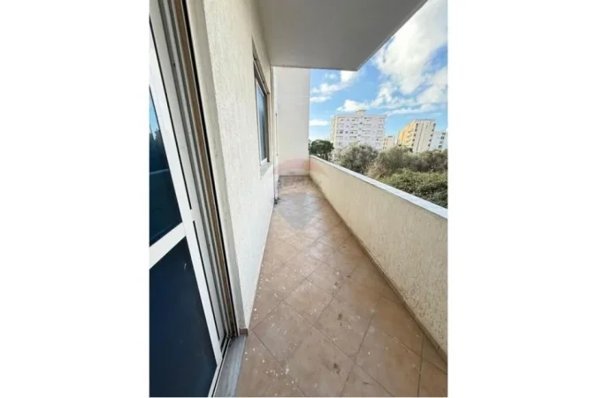 Durres, shitet apartament 1+1+Ballkon Kati 2, 81 m² 75.000 € (Shkembi i Kavajes)