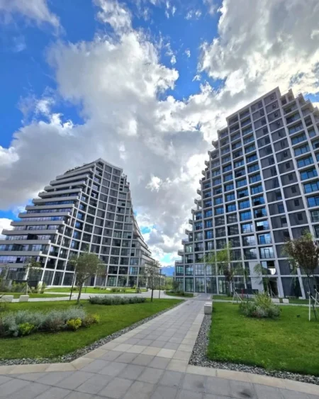 Tirane, shitet apartament 3+1 , 230 m² (Rruga e Kosovareve)