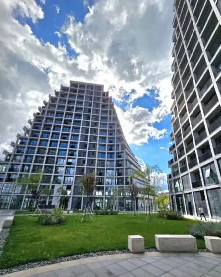Tirane, shitet apartament 3+1 , 230 m² (Rruga e Kosovareve)