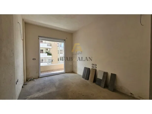 Tirane, shitet apartament 2+1+2+2BLK Kati 5, 107 m² 300.000 € (Pazari i Ri)