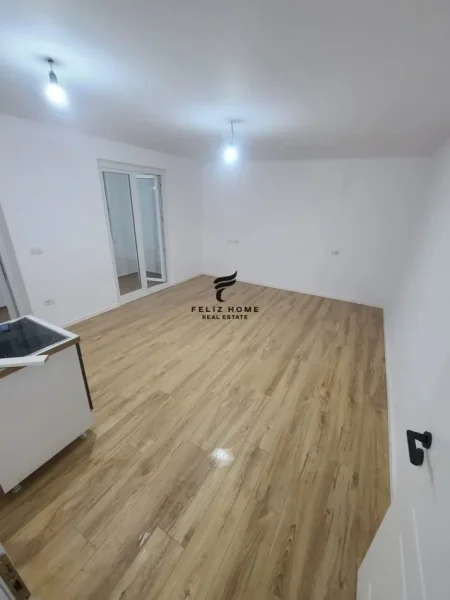 Tirane, shitet apartament 1+1 Kati 4, 55 m² 120.000 € (4 DESHMORET)