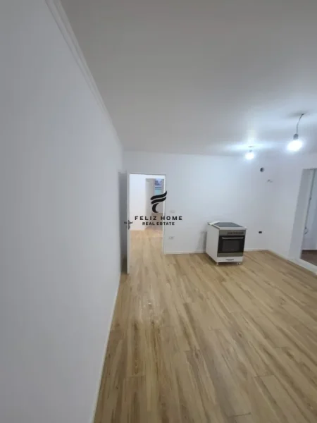 Tirane, shitet apartament 1+1 Kati 4, 55 m² 120.000 € (4 DESHMORET)