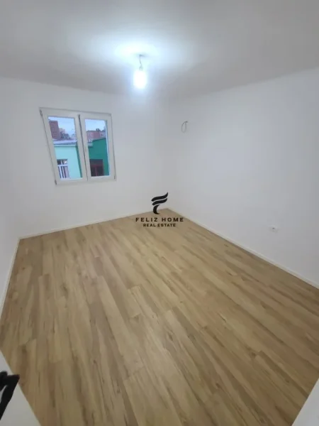 Tirane, shitet apartament 1+1 Kati 4, 55 m² 120.000 € (4 DESHMORET)