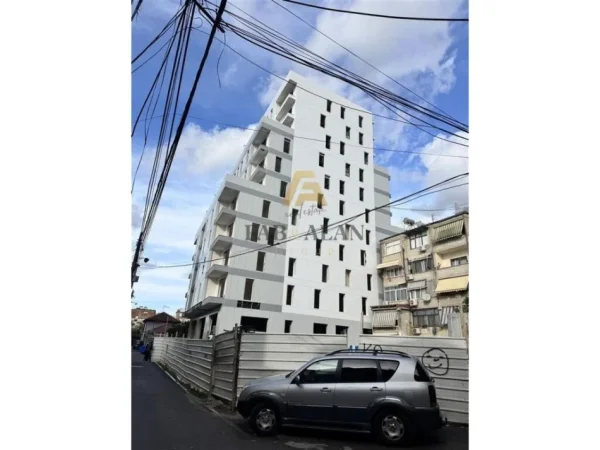 Tirane, shitet apartament 1+1 Kati 2, 75 m² 150.000 € (Xhamllik)