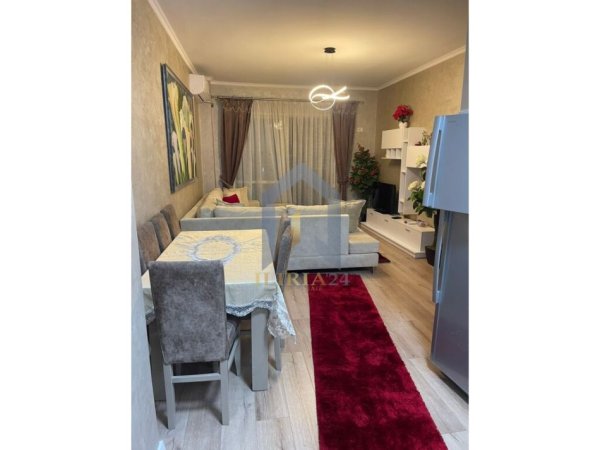 Tirane, jepet me qera apartament 3+1 Kati 2, 105 m² 900 € (Kopshti zologjik)