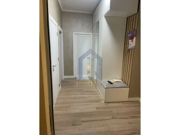 Tirane, jepet me qera apartament 3+1 Kati 2, 105 m² 900 € (Kopshti zologjik)