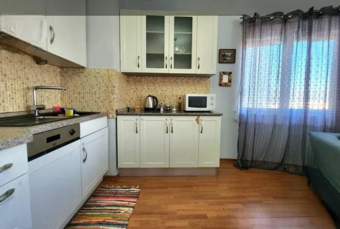 Tirane, shitet apartament 1+1+Ballkon Kati 5, 76 m² 150.000 € (Zogu i Zi)