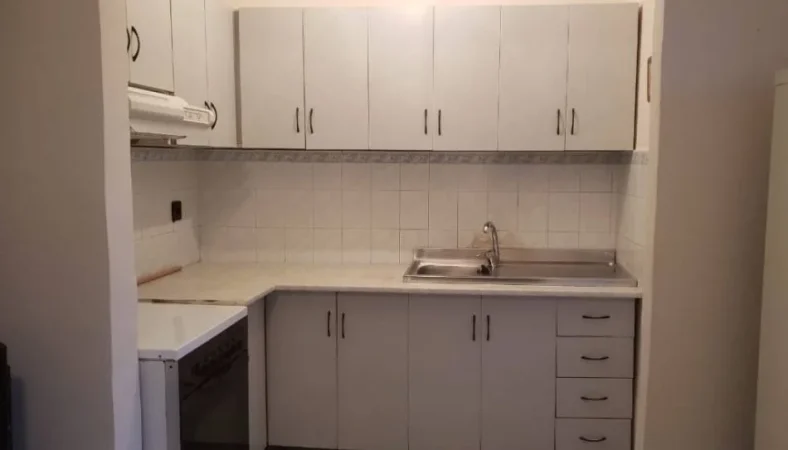 Tirane, shitet apartament 2+1+Ballkon Kati 5, 74 m² 88.000 € (Allias)