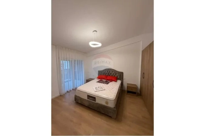 Tirane, jepet me qera apartament 1+1+Ballkon Kati 1, 73 m² 450 € 