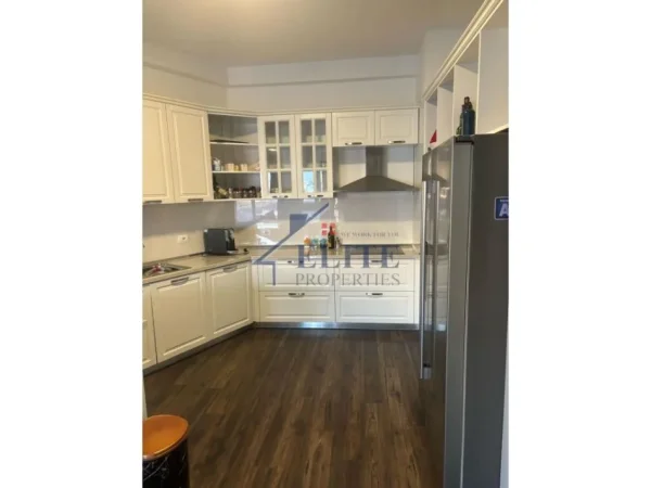 Tirane, jepet me qera zyre Kati 4, 127 m² 1.100 € (Garden Residence Turdiu)