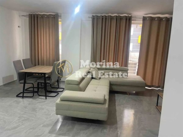 Tirane, jepet me qera apartament 1+1+Ballkon Kati 4, 75 m² 350 € (Kompleksi Tom Doshit)