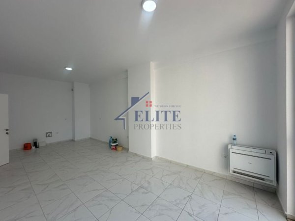 Tirane, jepet me qera dyqan Kati 2, 99 m² 800 € (Ish Nisharaku)
