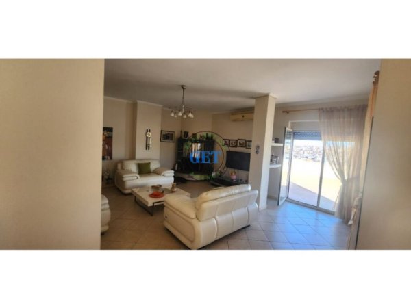Durres, shitet Papafingo Kati 9, 350 m² 225.000 € (Plazh Iliria)
