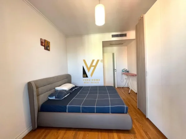 Tirane, jepet me qera apartament 2+1+Ballkon Kati 7, 123 m² 1.800 € (BLLOK)