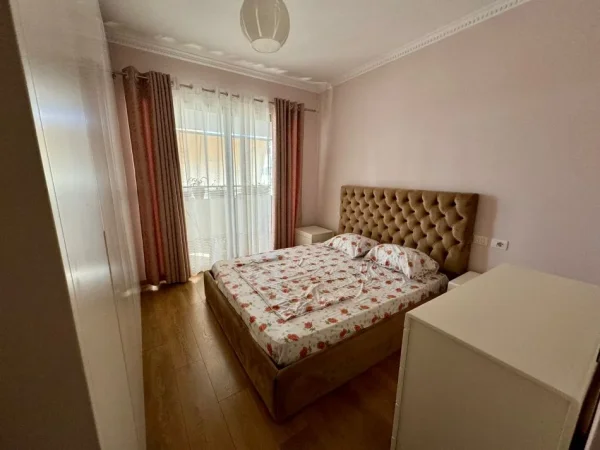 Tirane, jepet me qera apartament 2+1 , (Astir)