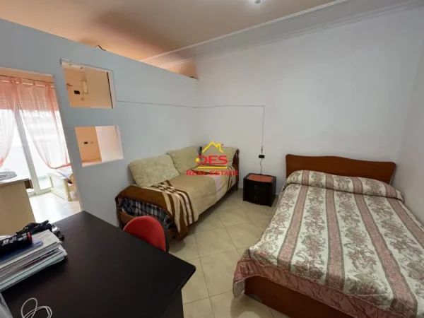 Vlore, shitet apartament 2+1+Ballkon Kati 8, 137 m² 239.000 € (Rruga Sadik Zotaj)