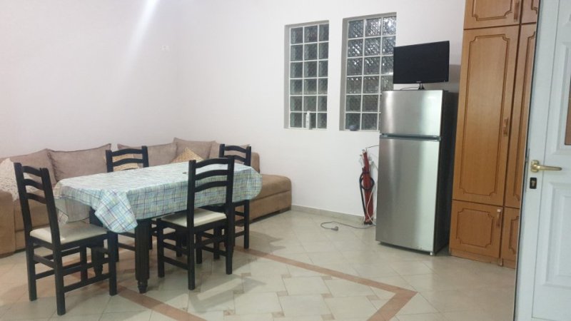 Tirane, jepet me qera apartament 2+1+Aneks+Ballkon , 350 € (Farke)