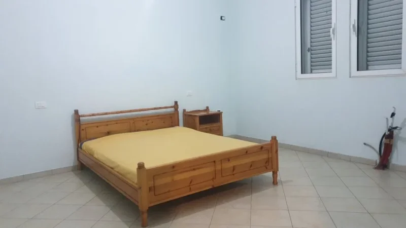 Tirane, jepet me qera apartament 2+1+Aneks+Ballkon , 350 € (Farke)