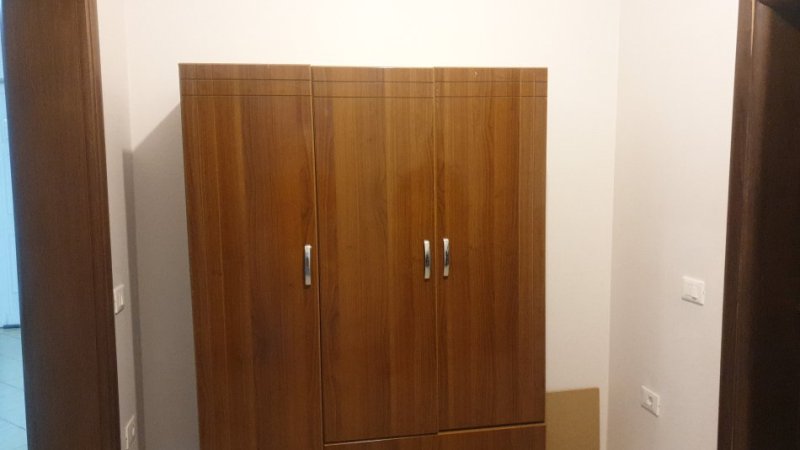 Tirane, jepet me qera apartament 2+1+Aneks+Ballkon , 350 € (Farke)