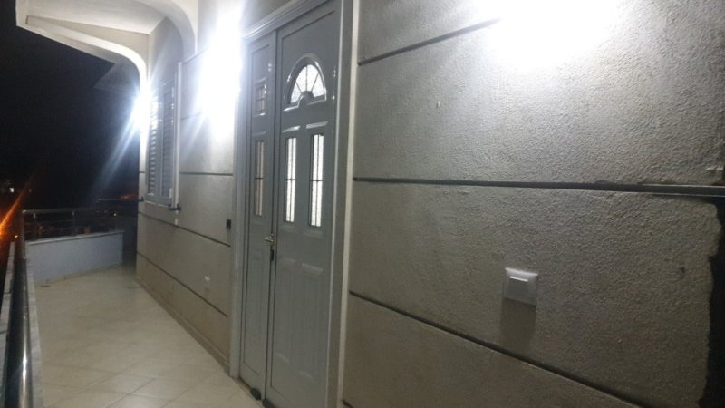 Tirane, jepet me qera apartament 2+1+Aneks+Ballkon , 350 € (Farke)