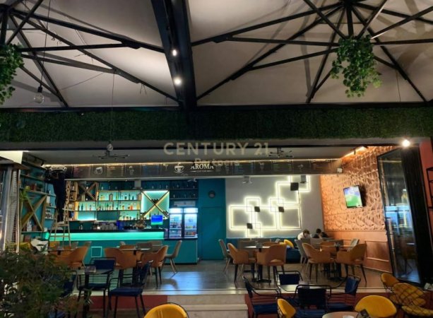 Tirane, shitet bar-kafe Kati 0, 210 m² 750.000 € (Xhamlliku)