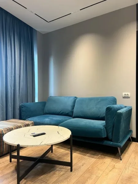 Tirane, jepet me qera apartament 2+1+Post Parkimi, Kati 4, (Rruga e Barrikadave)
