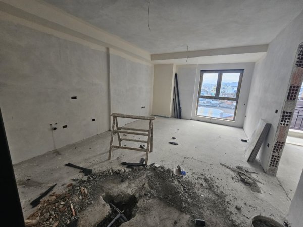 Tirane, shitet apartament 1+1 Kati 6, 56 m² 133.700 € (Shkolla e Kuqe)