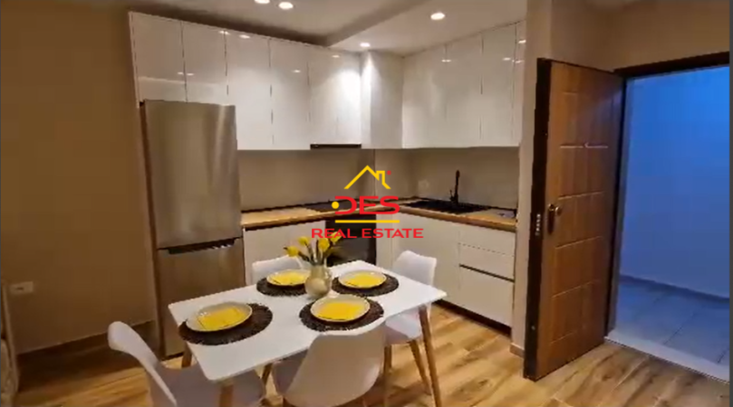 Vlore, jepet me qera apartament 1+1+Ballkon Kati 3, 70 m² 400 € (Rruga Gjergj Arianiti)