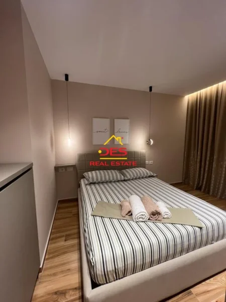 Vlore, jepet me qera apartament 1+1+Ballkon Kati 3, 70 m² 400 € (Rruga Gjergj Arianiti)