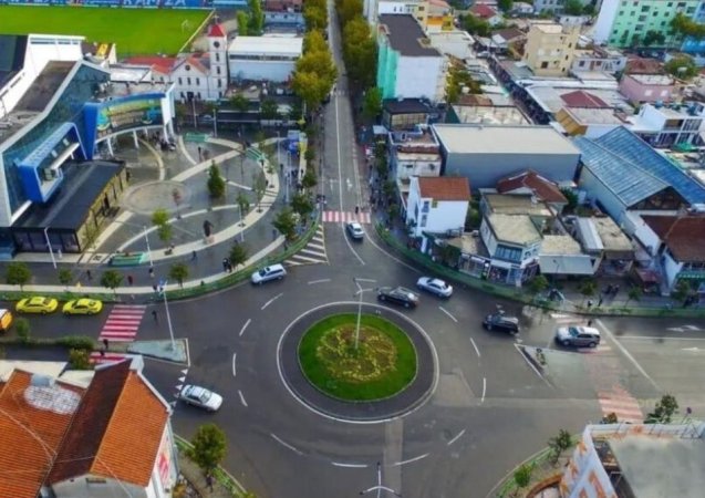 Tirane, jepet me qera apartament 2+1 Kati 1, 90 m² 350 € (Kamez)